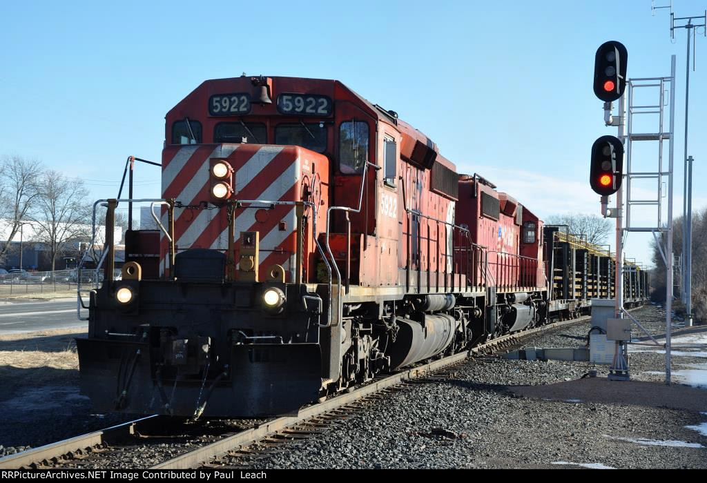 Westbound CWR eases out of the siding